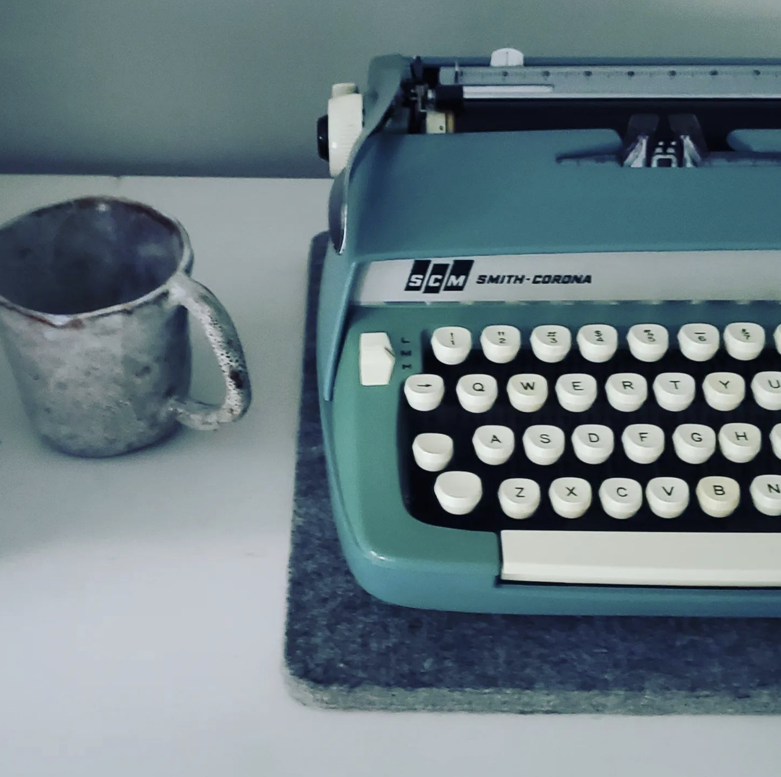 Smith Corona Super Sterling (60's) Vintage Manual Typewriter with